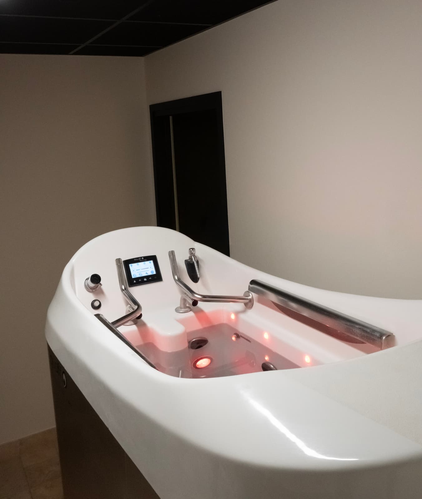 Dia Wellness Club — Reformer — 29-DSC00337